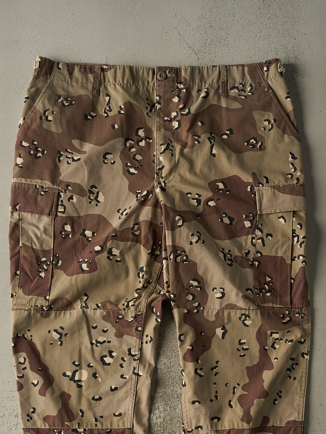 Vintage Y2K Camo Cargo Pants (40x32)