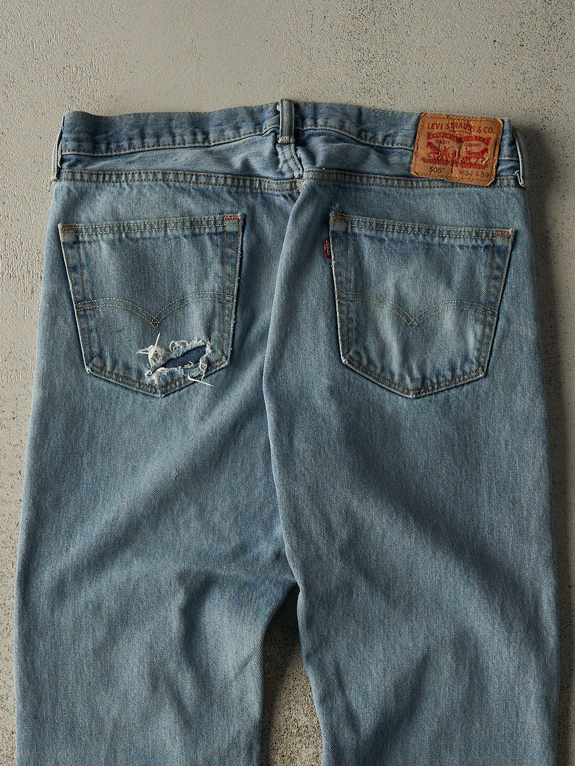 Vintage Y2K Light Wash Levi's 505 Jeans (34x30)