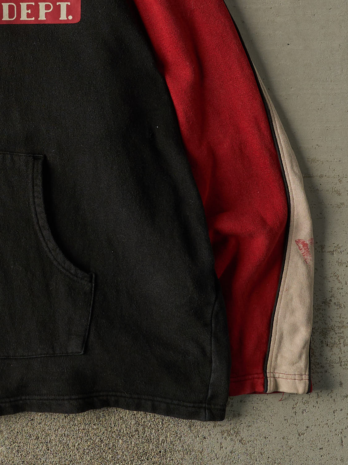 Vintage 90s Black & Red Wilson Hoodie (XL/XXL)