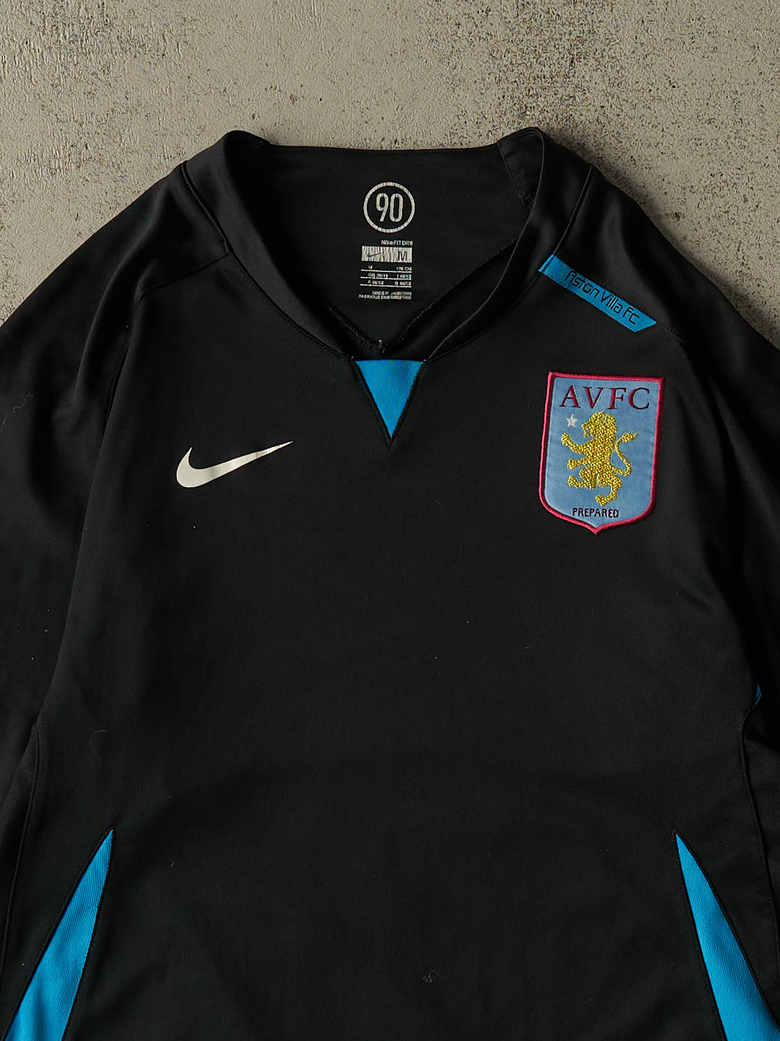 Vintage Y2K Black Aston Villa  FC Soccer Jersey (M/L)