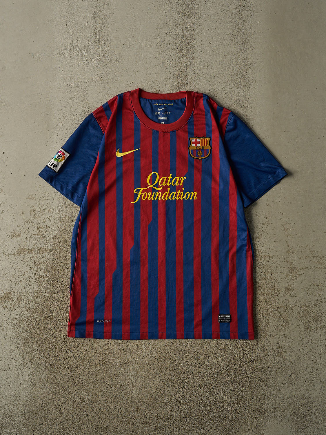 Vintage Y2K Red FC Barcelona Soccer Jersey (L/XL)