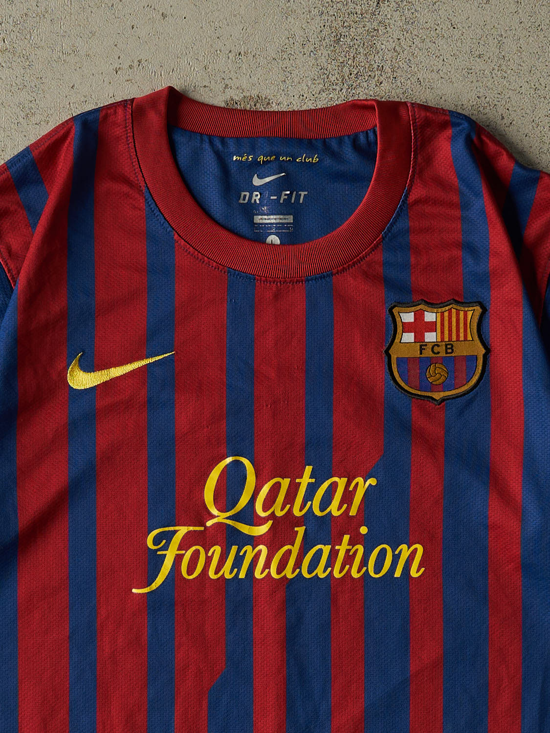 Vintage Y2K Red FC Barcelona Soccer Jersey (L/XL)
