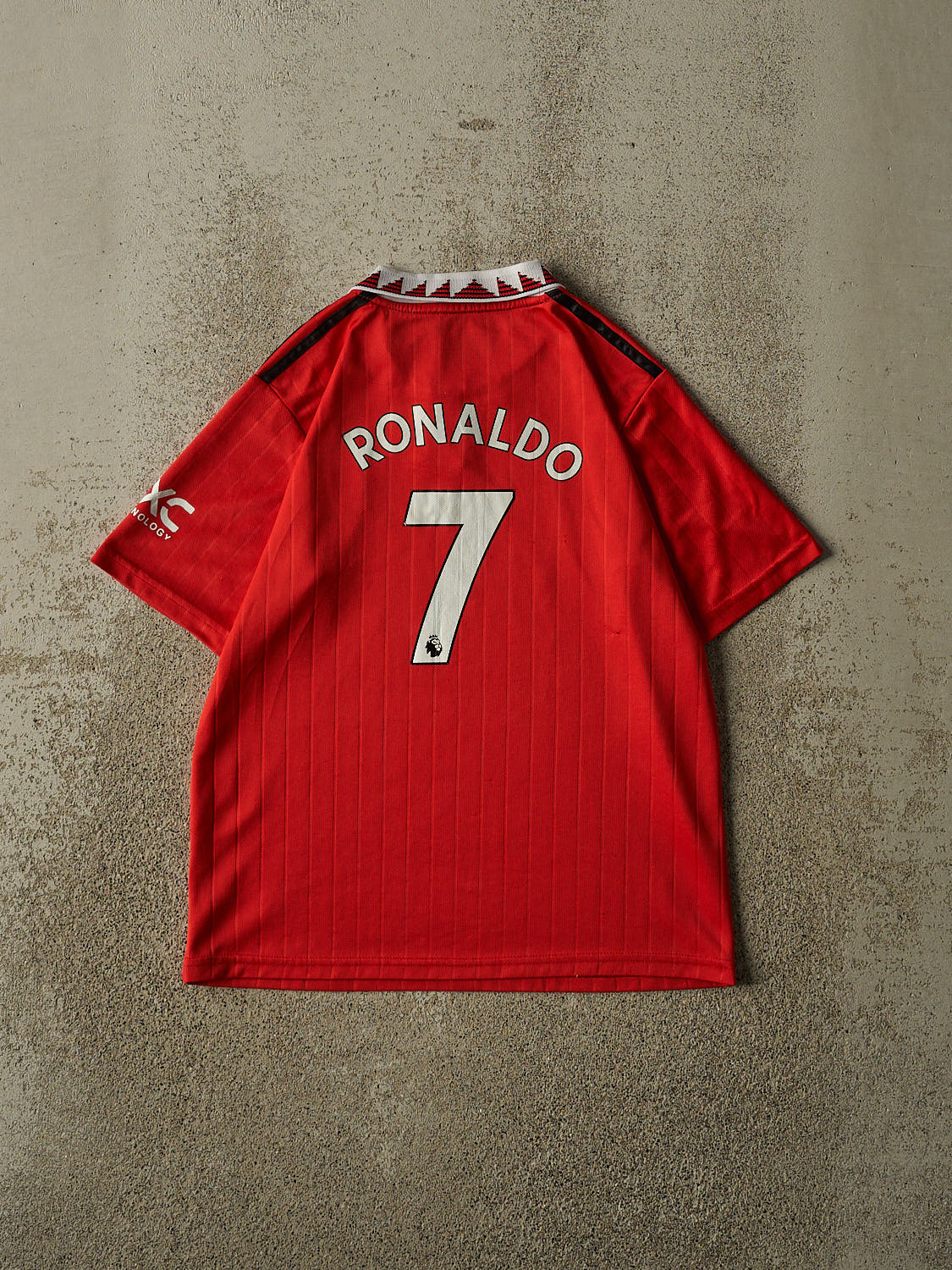 Vintage Y2K Red Manchester United #7 Ronaldo Soccer Jersey (XS/S)