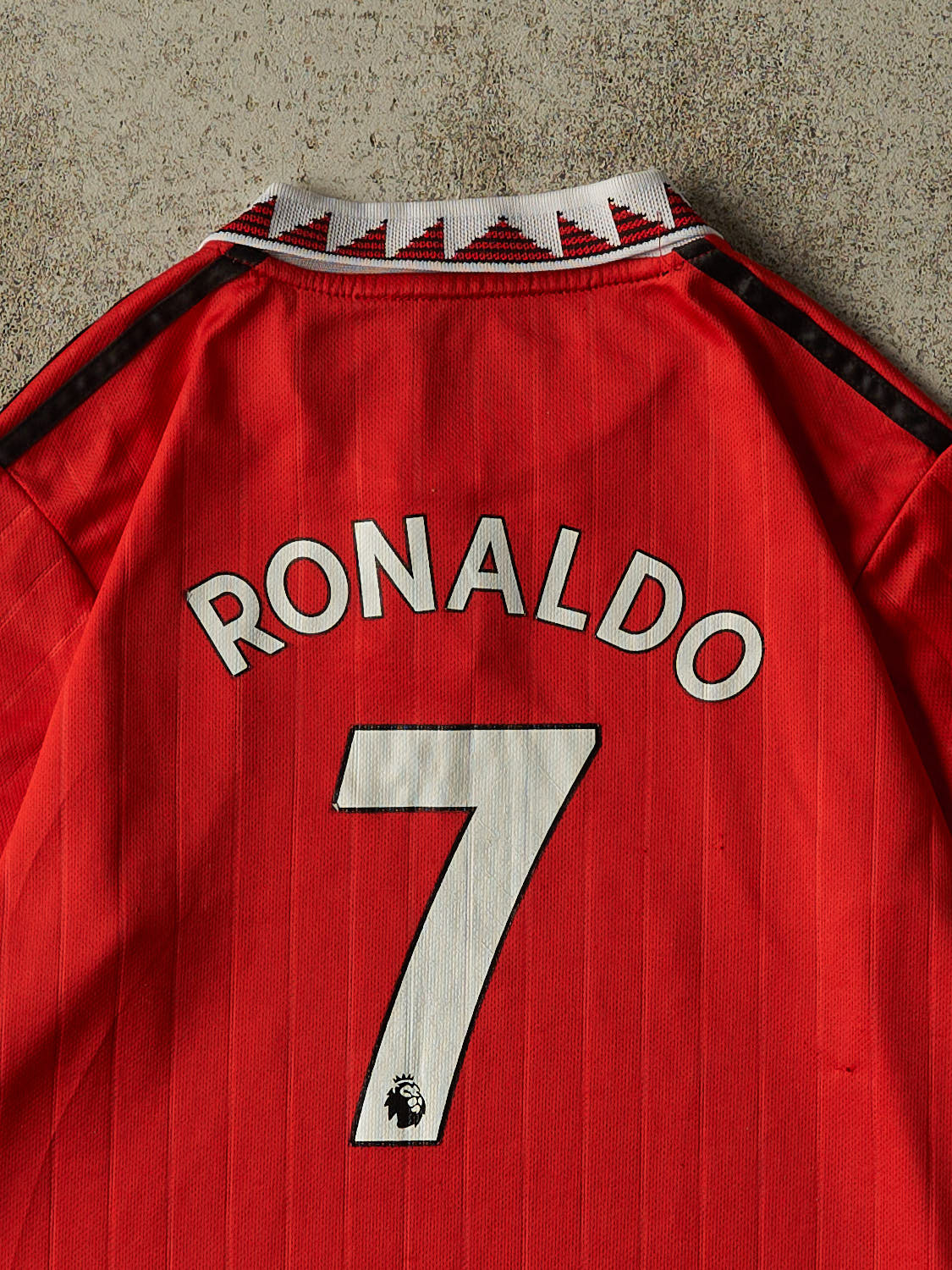 Vintage Y2K Red Manchester United #7 Ronaldo Soccer Jersey (XS/S)
