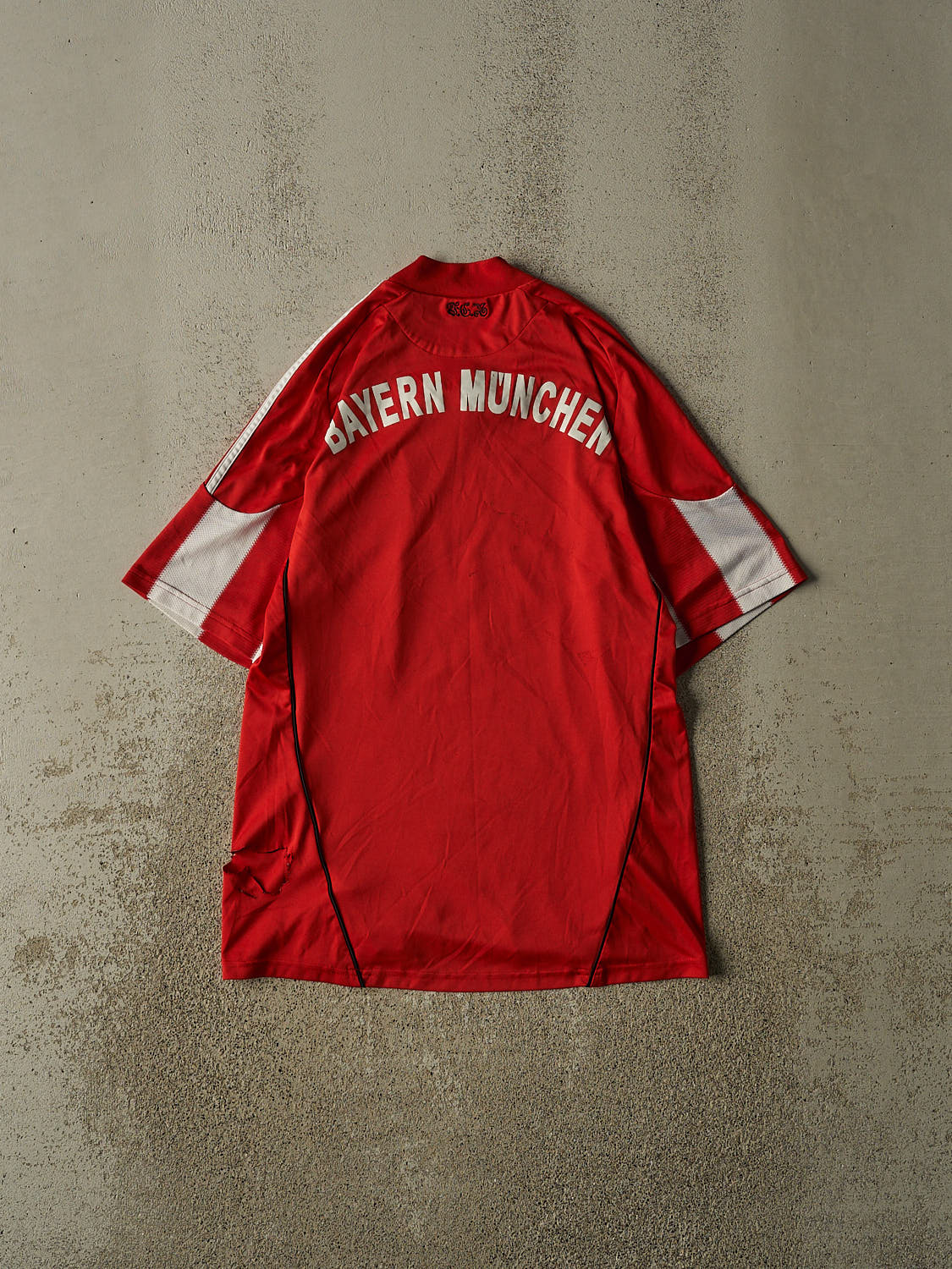 Vintage Y2K Red Bayern Munchen Soccer Jersey (S/M)