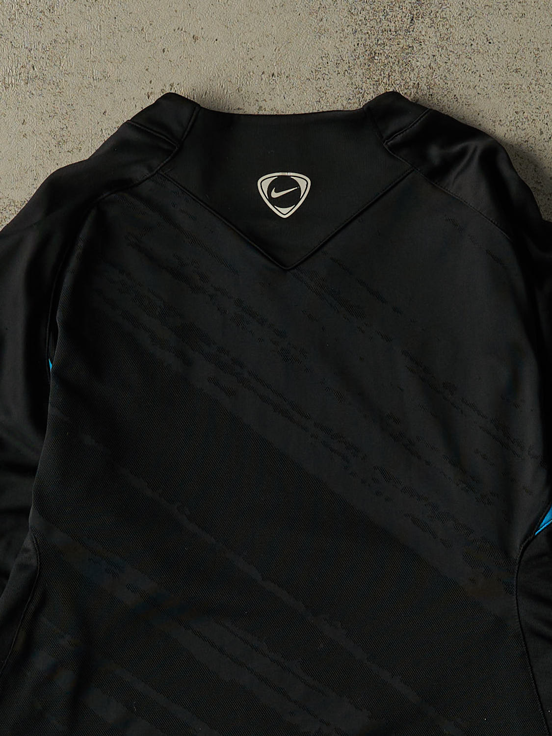 Vintage Y2K Black Aston Villa  FC Soccer Jersey (M/L)