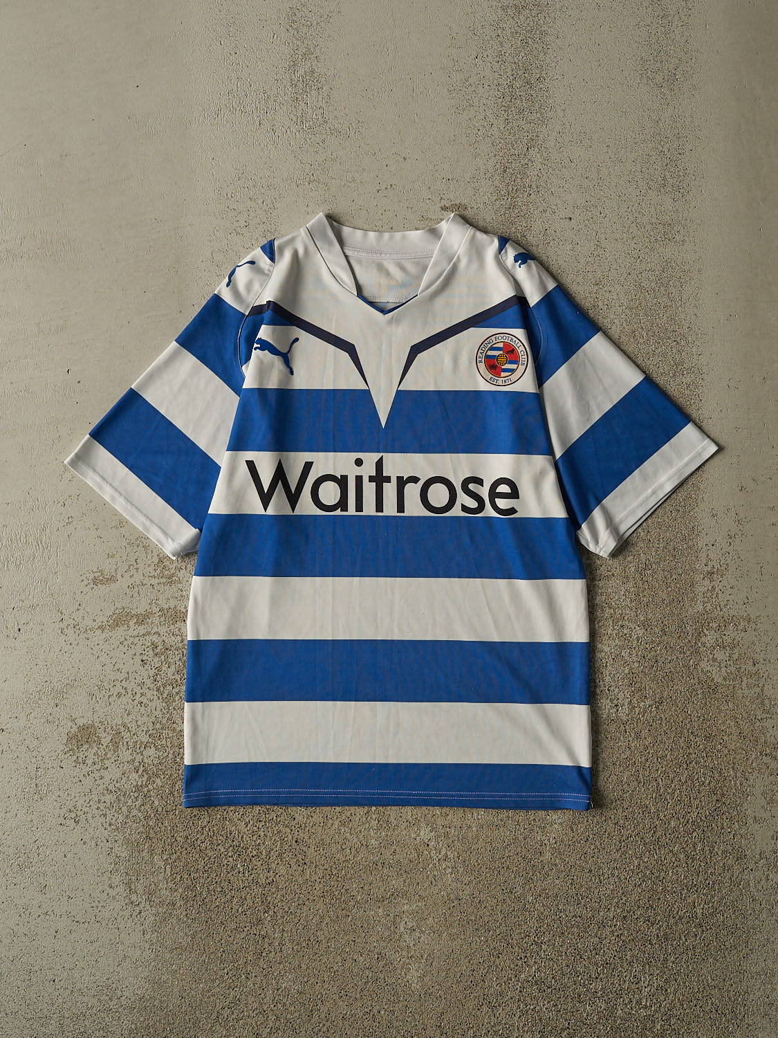 Vintage Y2K White Reading FC Soccer Jersey (S/M)