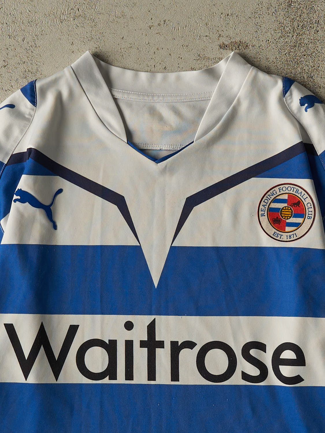 Vintage Y2K White Reading FC Soccer Jersey (S/M)