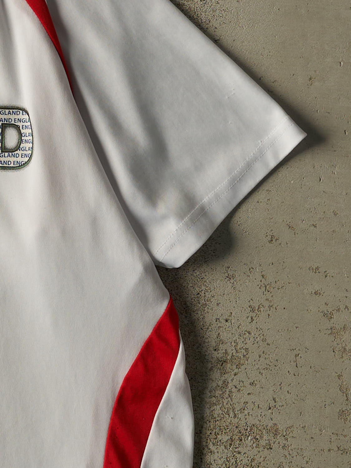 Vintage Y2K White England Soccer Jersey (L)