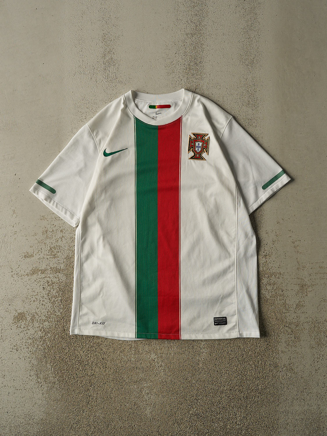 Vintage Y2K White Portugal Soccer Jersey (L)