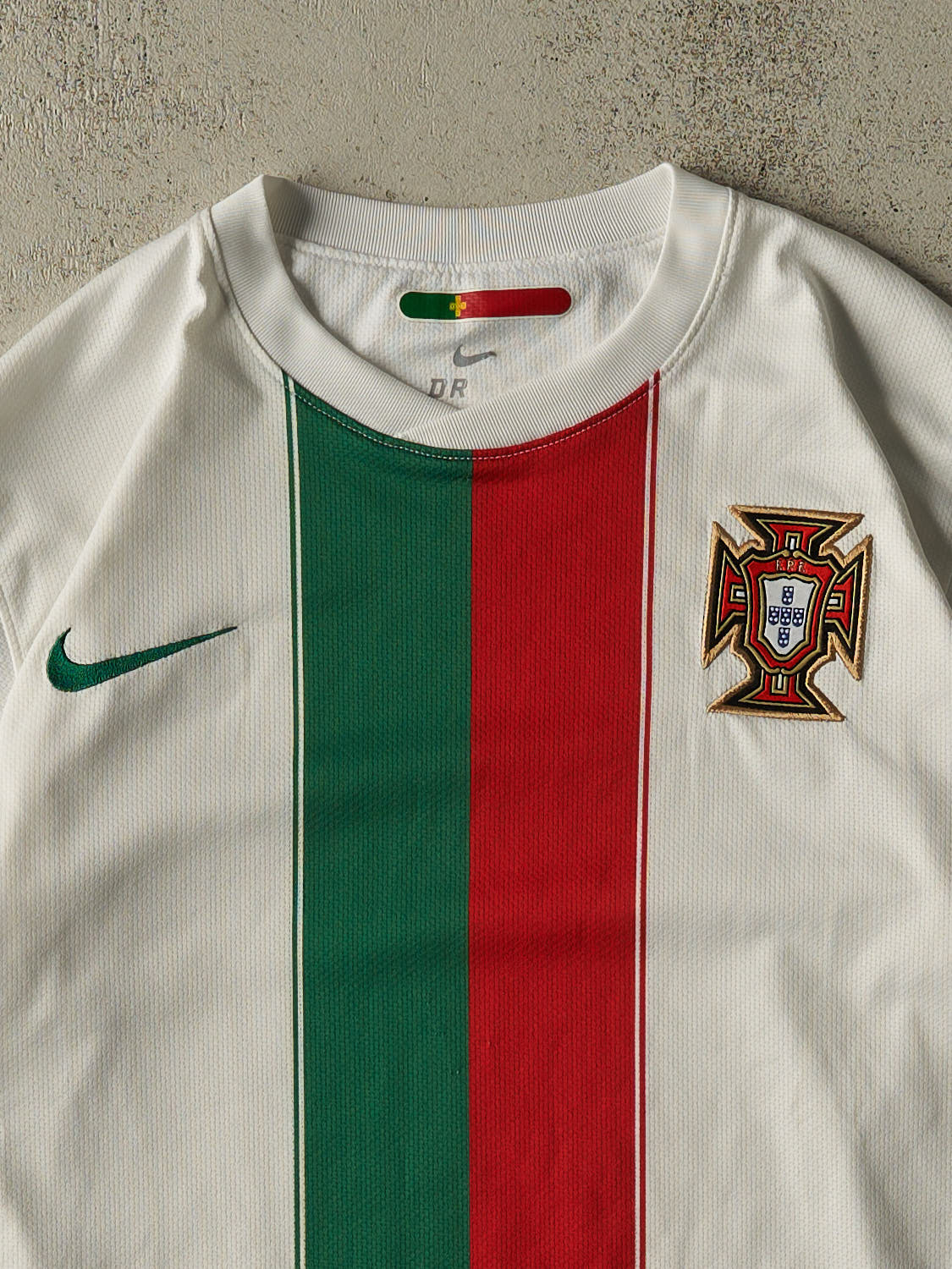 Vintage Y2K White Portugal Soccer Jersey (L)