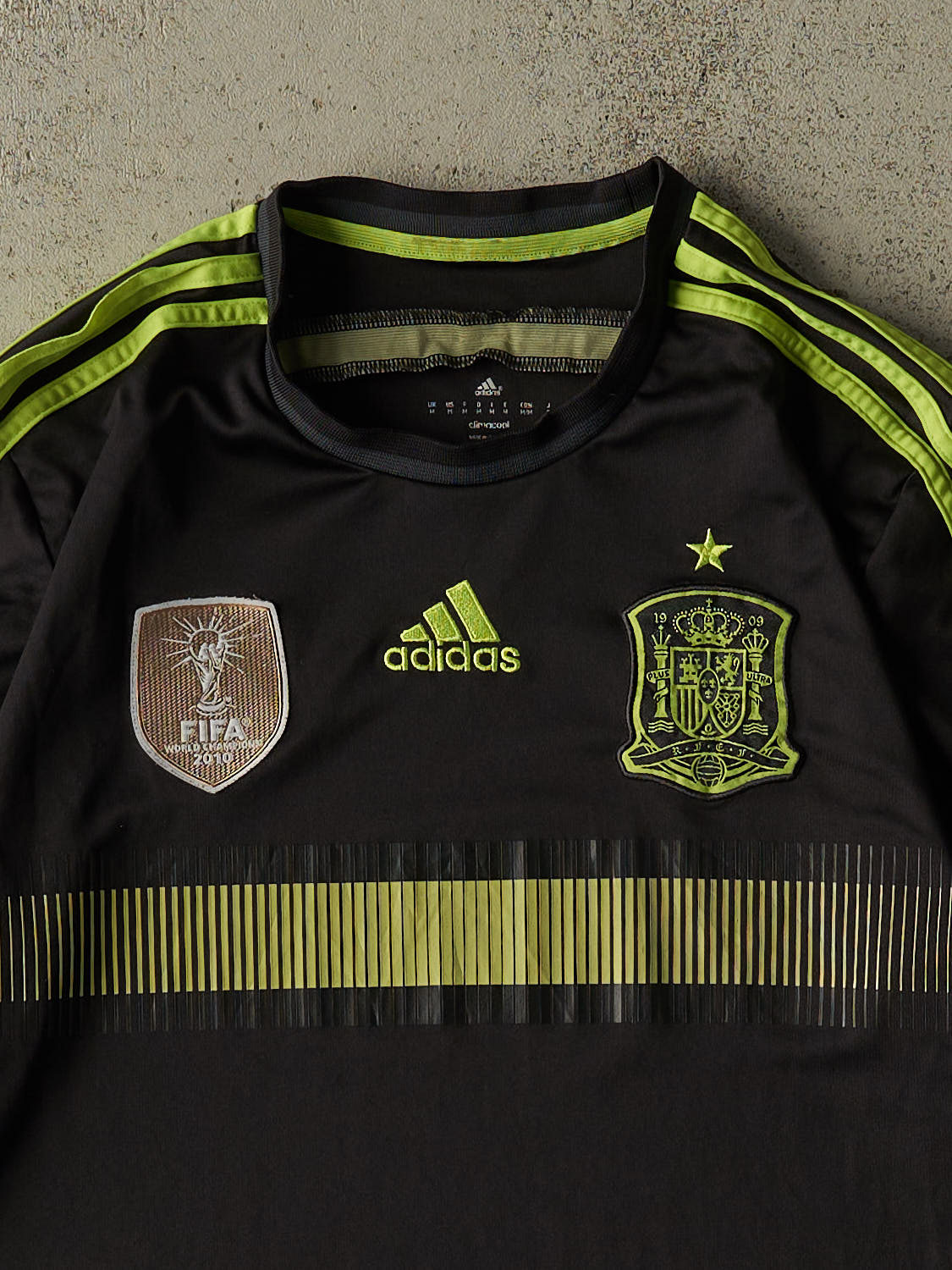 Vintage 10' Black Spain Fifa World Champions Soccer Jersey (S/M)