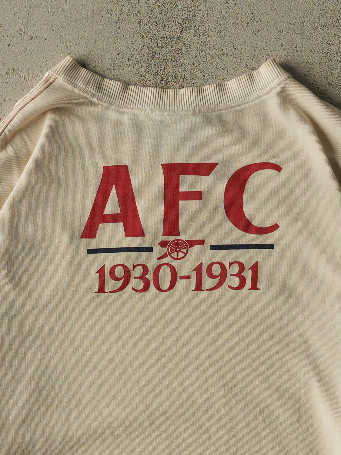 Vintage Y2K Beige Arsenal Nike Embroidered Long Sleeve (L/XL)