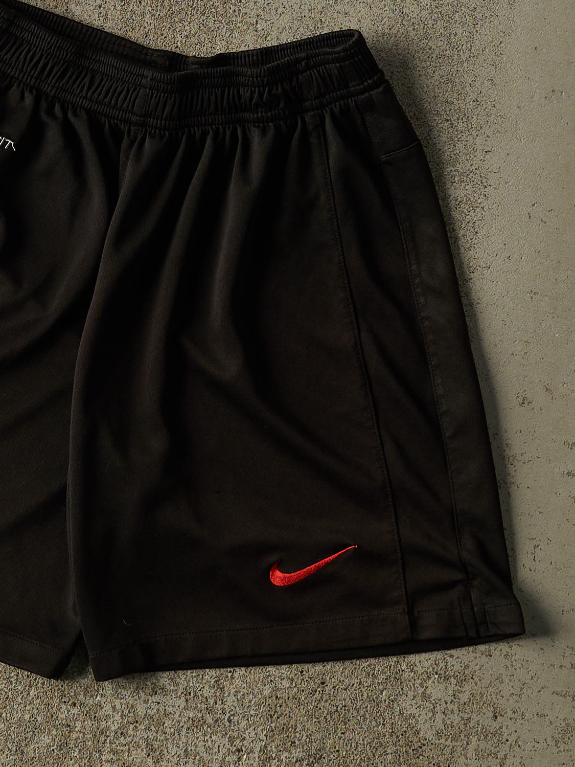 Vintage Y2K Black Manchester United Nike Track Shorts (24x6.5)