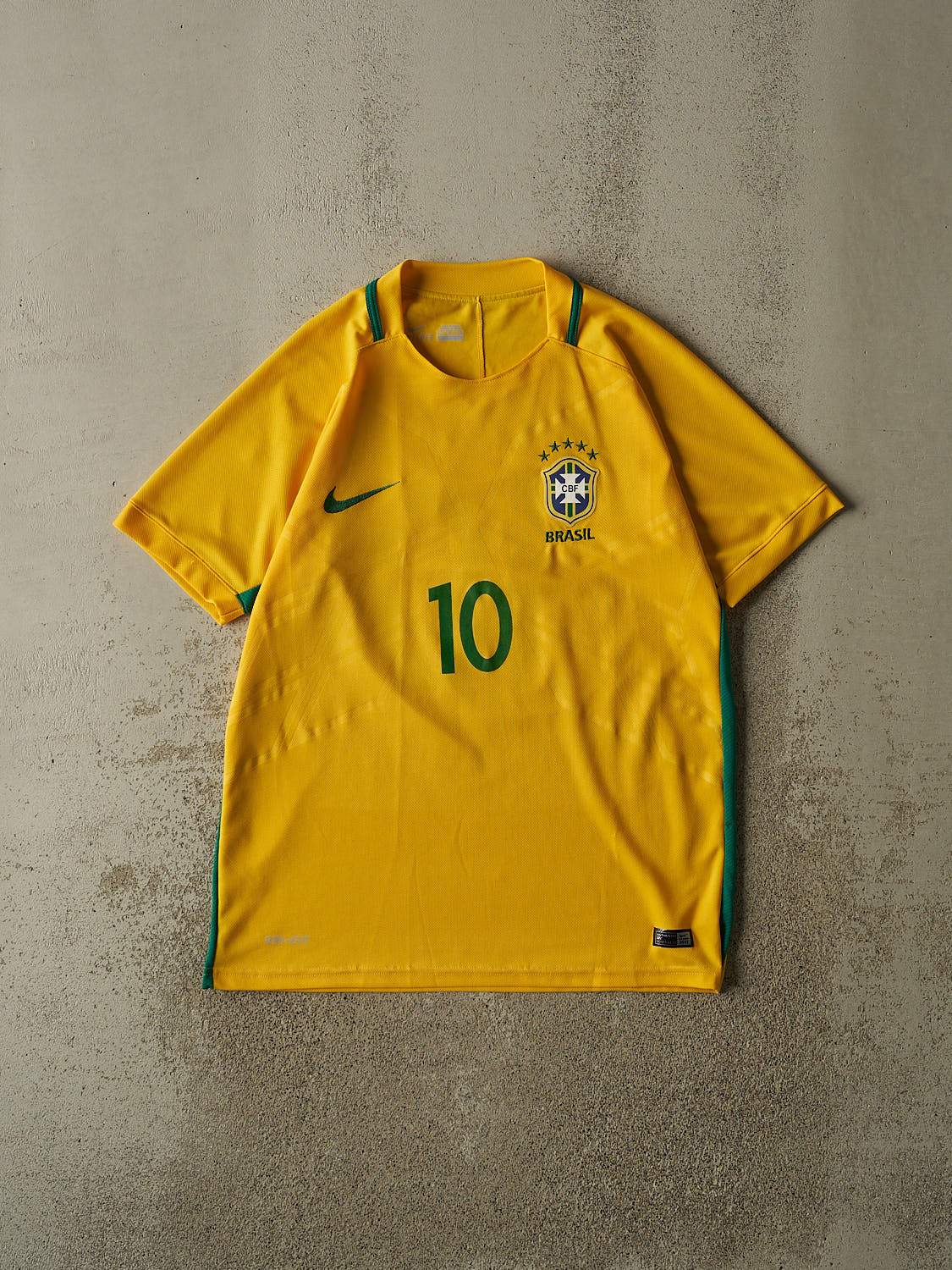 Vintage Y2K Yellow Brasil #10 Neymar Jr. Soccer Jersey (L/XL)