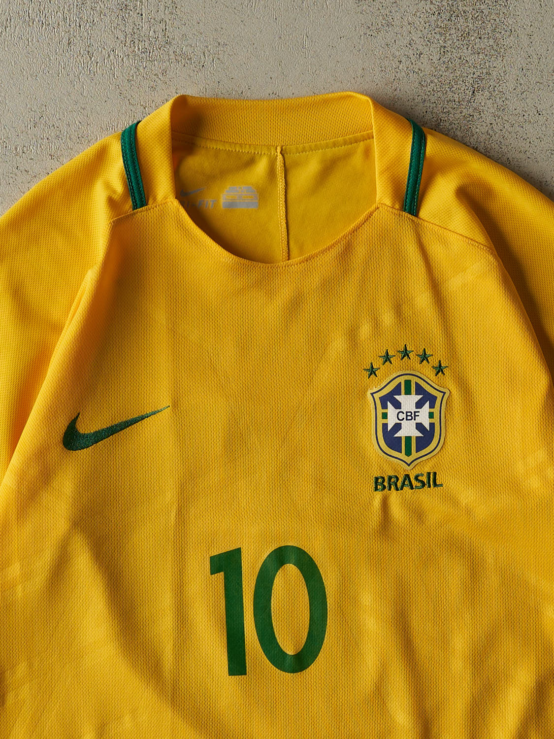 Vintage Y2K Yellow Brasil #10 Neymar Jr. Soccer Jersey (L/XL)