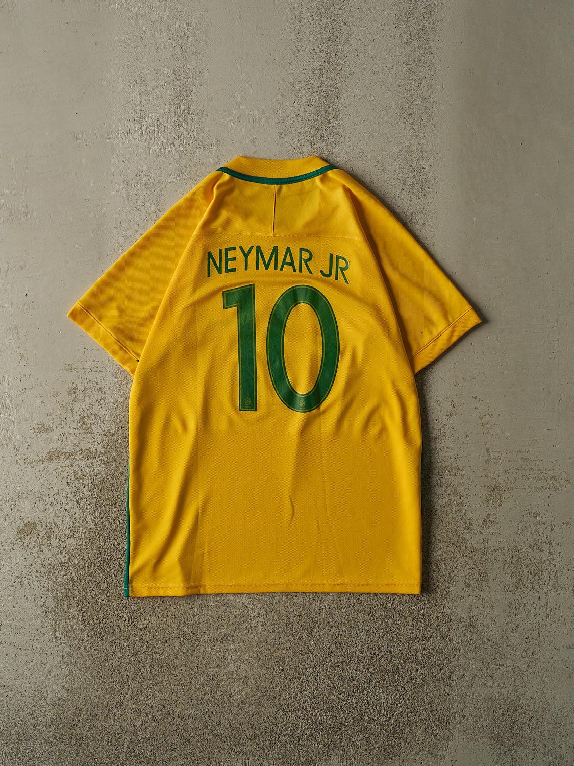 Vintage Y2K Yellow Brasil #10 Neymar Jr. Soccer Jersey (L/XL)
