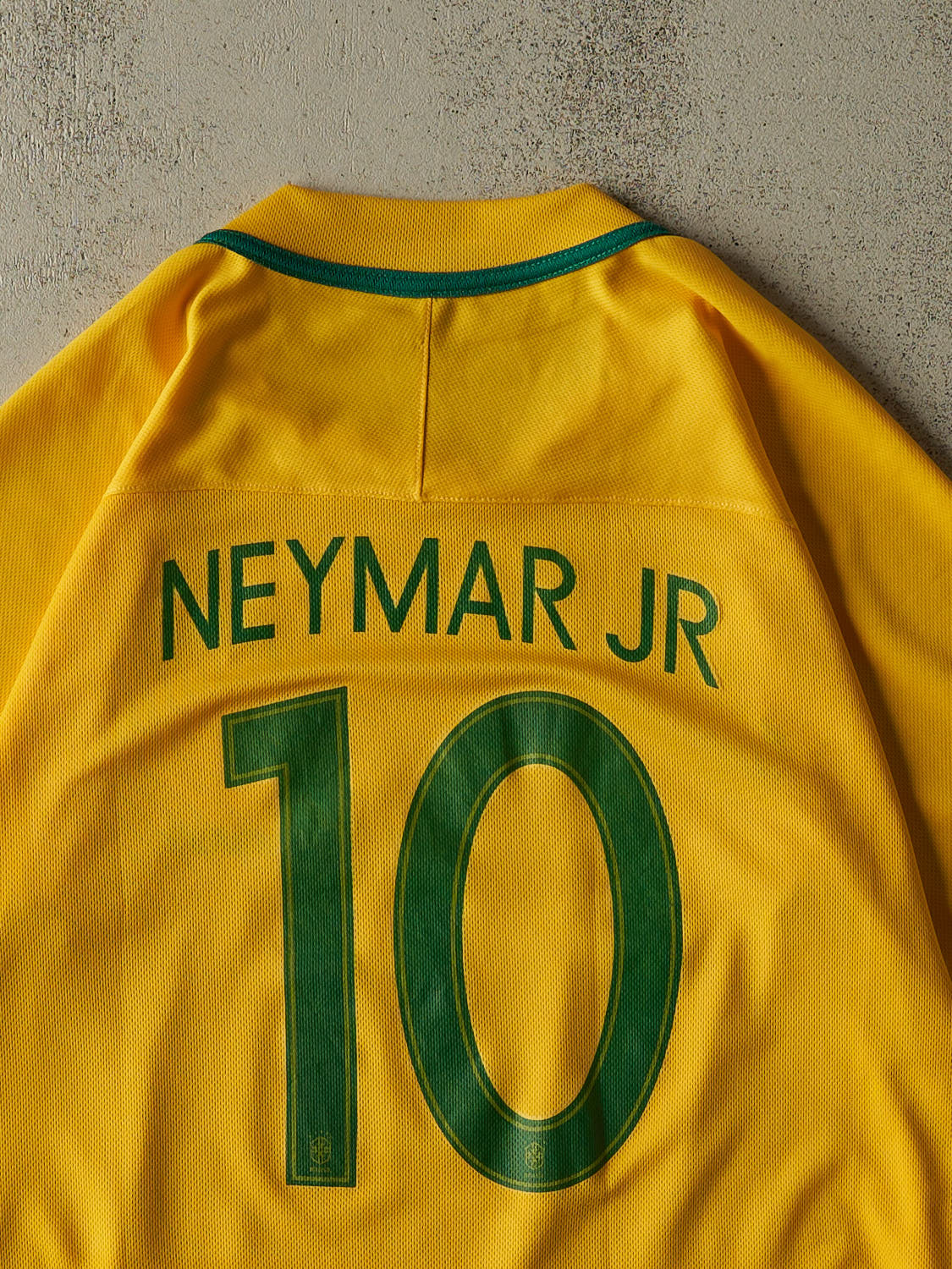 Vintage Y2K Yellow Brasil #10 Neymar Jr. Soccer Jersey (L/XL)