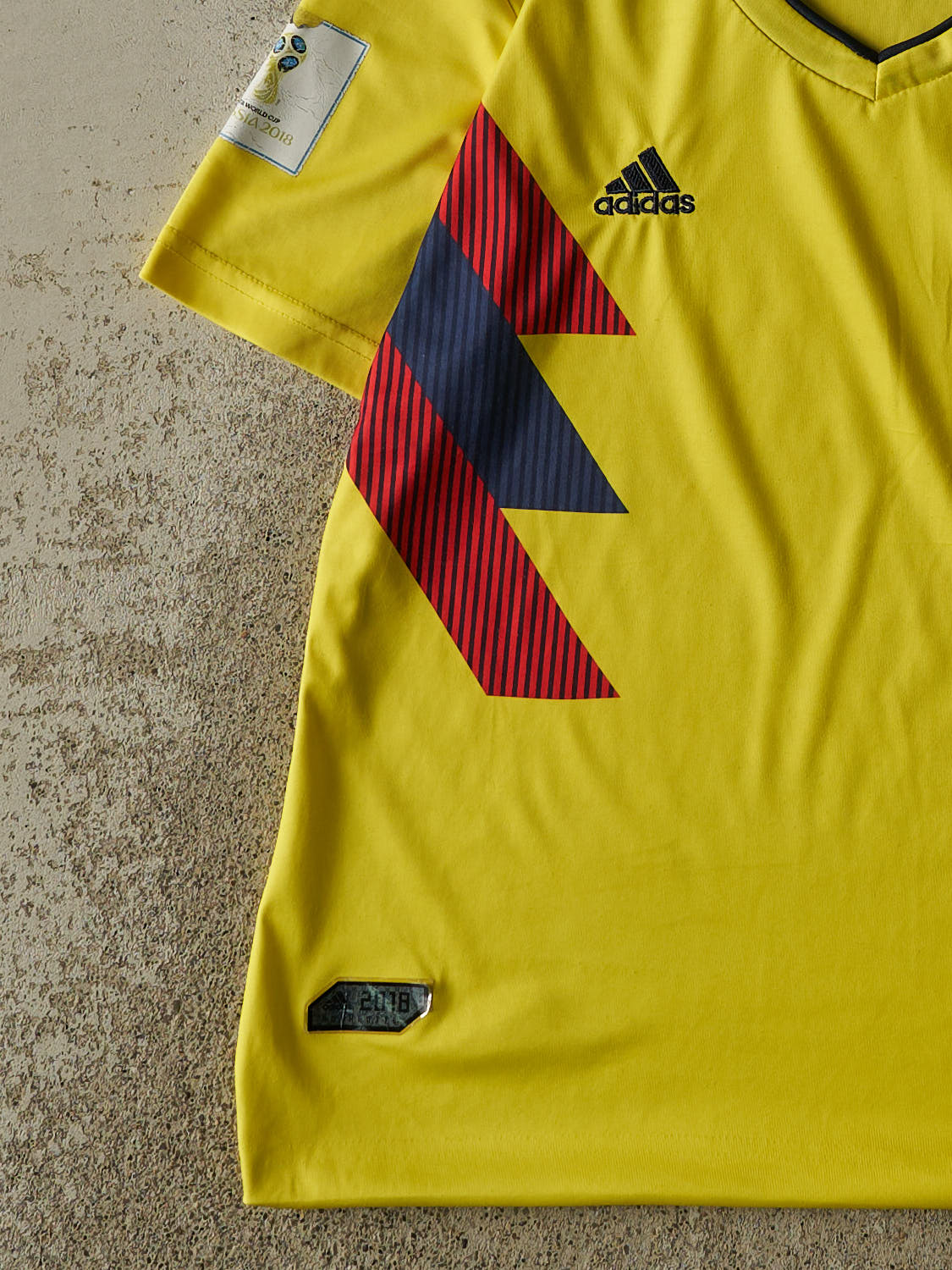 18' Yellow Colombia Fifa World Cup Soccer Jersey (S/M)