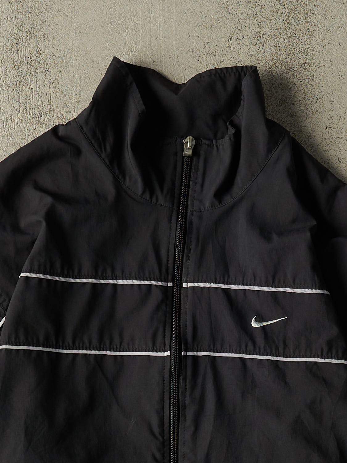 Vintage Y2K Black Nike Embroidered Windbreaker Jacket (L/XL)
