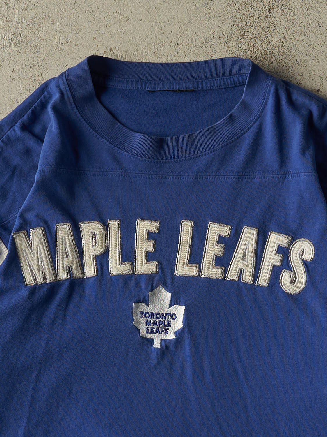 Vintage Y2K Blue Toronto Maple Leafs Embroidered Tee (L)