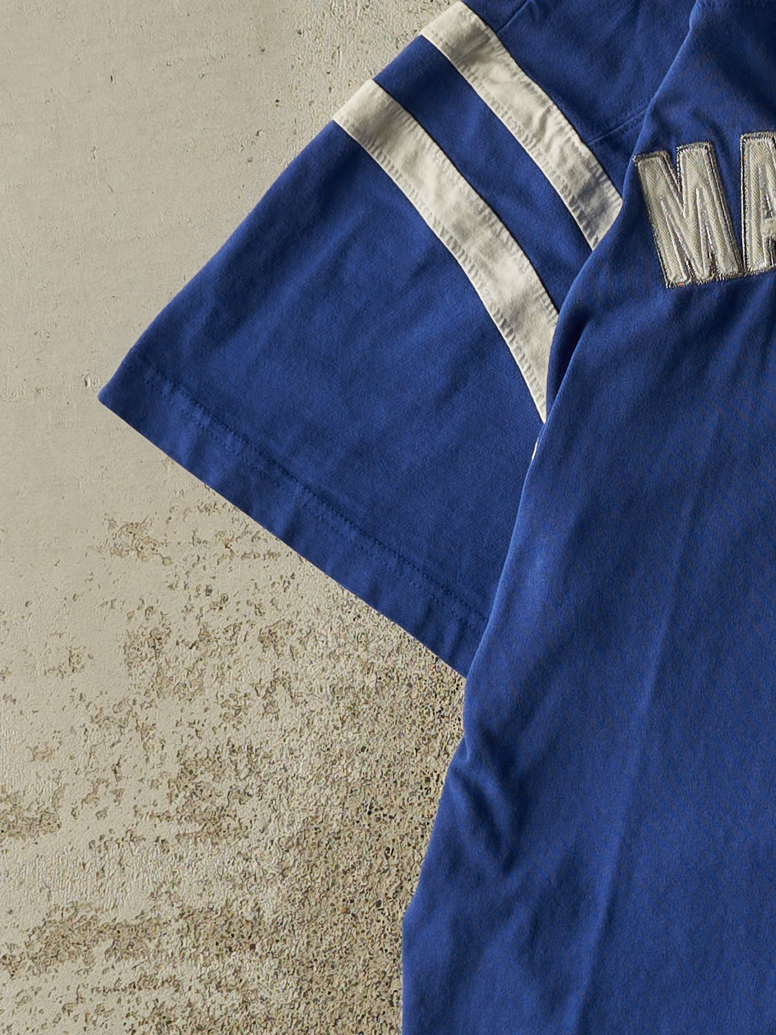 Vintage Y2K Blue Toronto Maple Leafs Embroidered Tee (L)