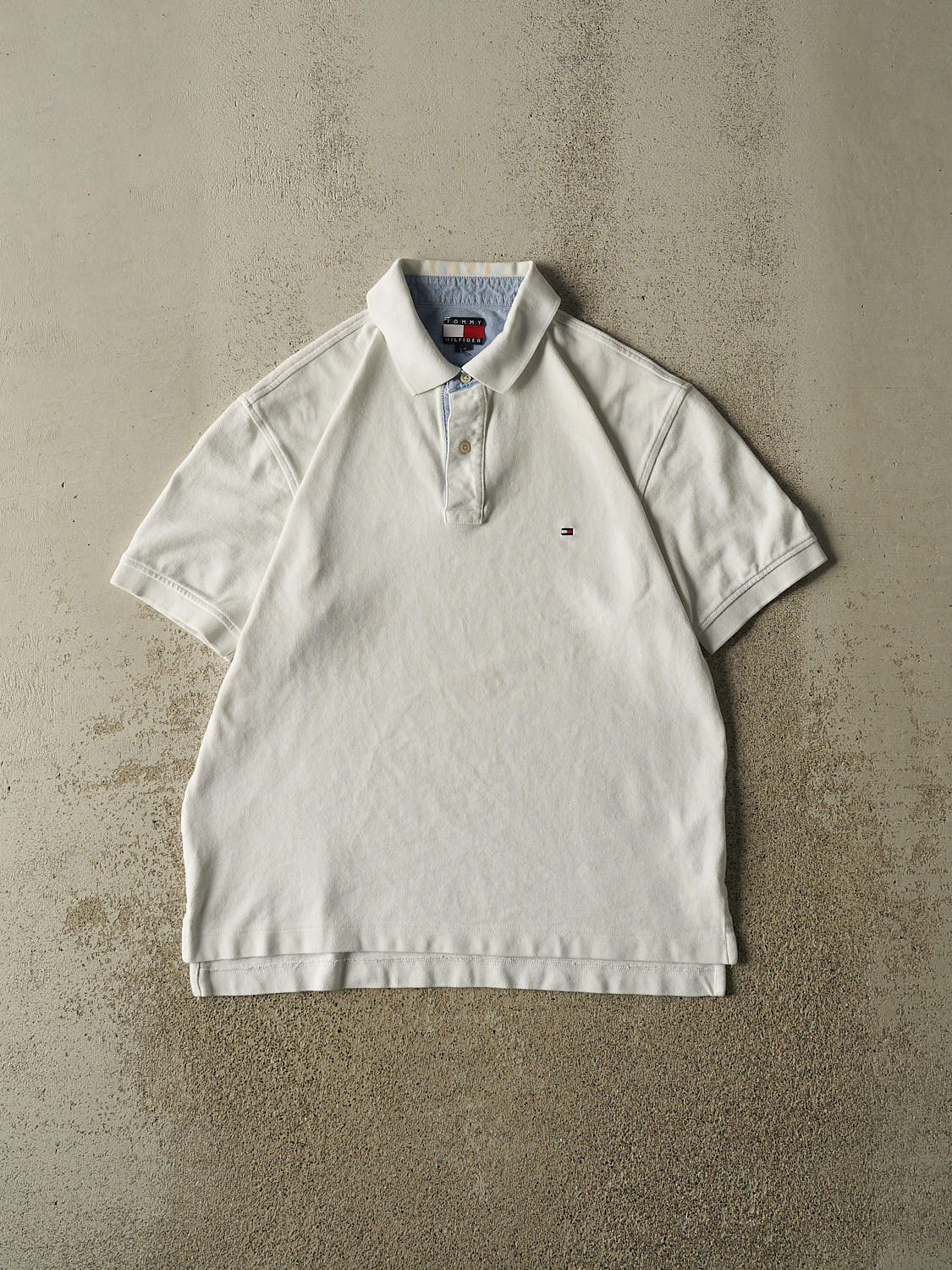 Vintage Y2K White Tommy Hilfiger Quarter Button Tee (L)