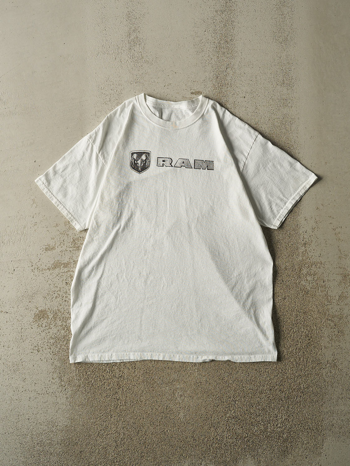 Vintage Y2K White Dodge Ram Tee (L/XL)