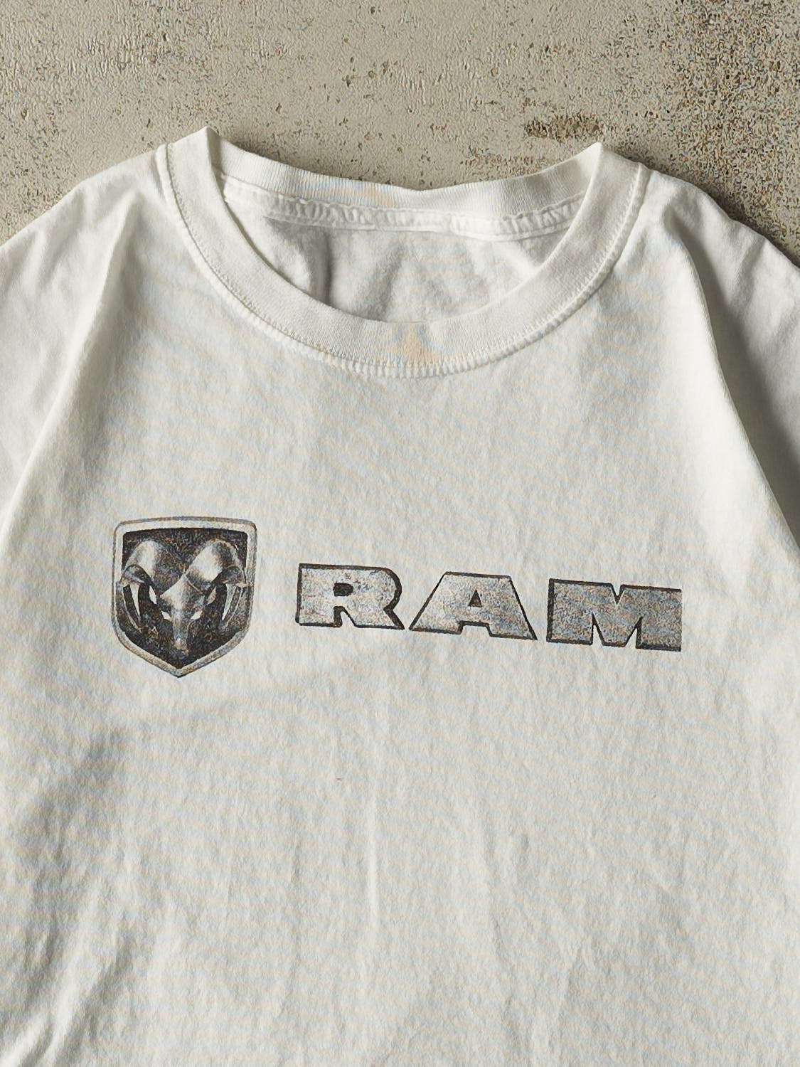Vintage Y2K White Dodge Ram Tee (L/XL)