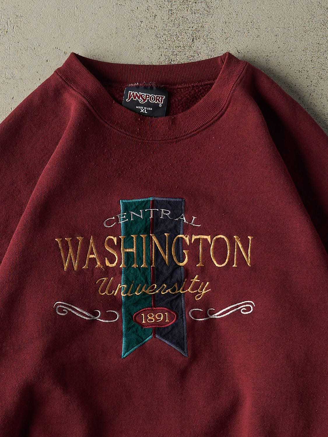 Vintage 90s Burgundy Central Washington University Embroidered Crewneck (M)
