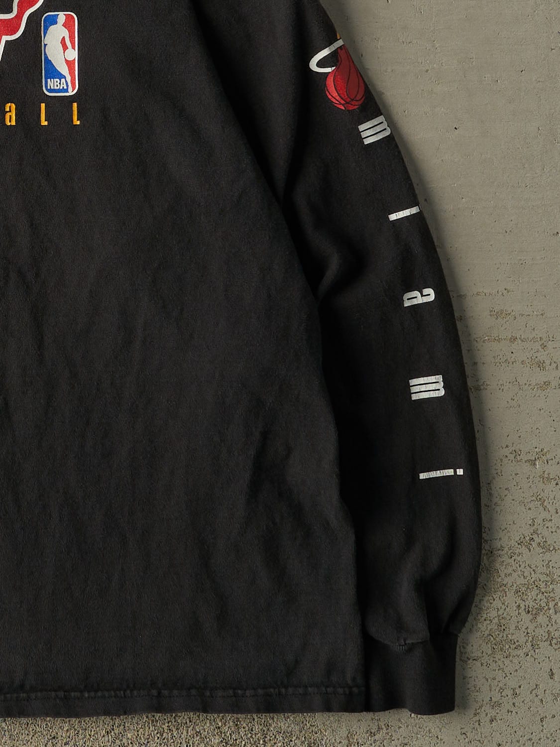 Vintage Y2K Black Miami Heat Reebok Long Sleeve (L/XL)
