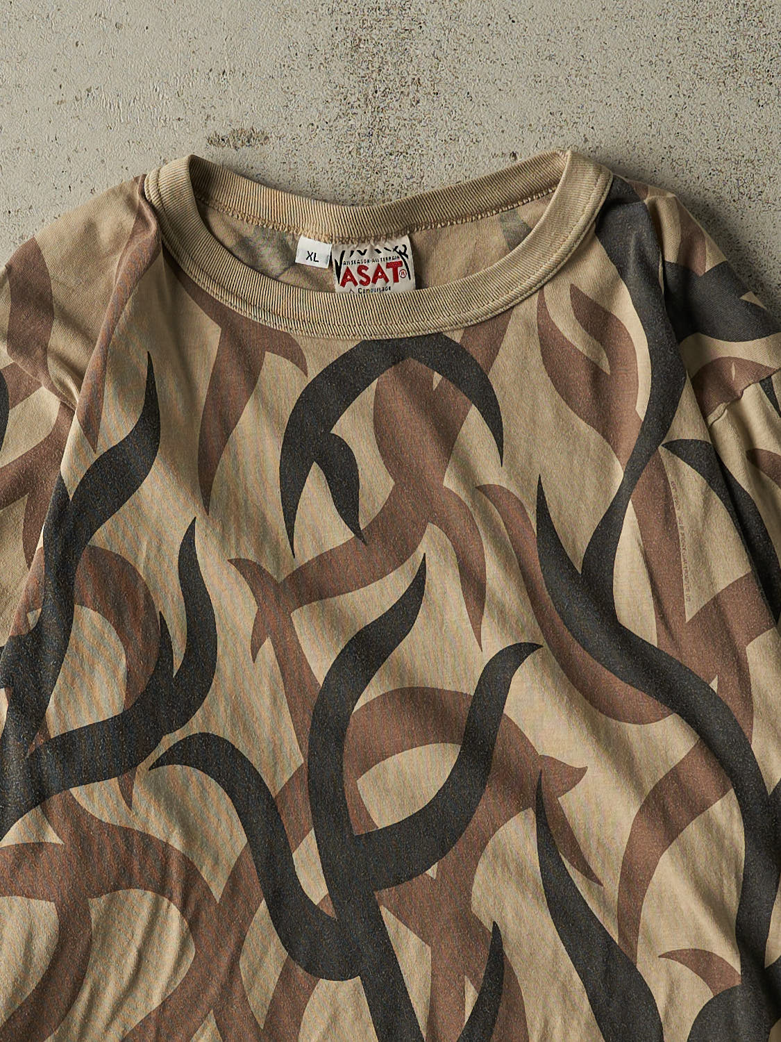 Vintage 90s Beige & Brown Camo Patterned Long Sleeve (M)