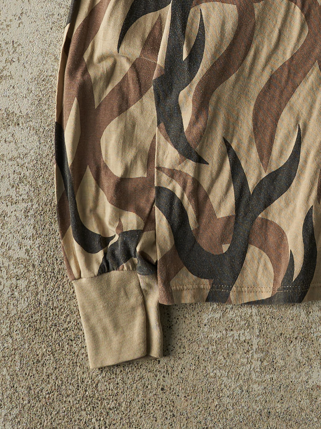 Vintage 90s Beige & Brown Camo Patterned Long Sleeve (M)