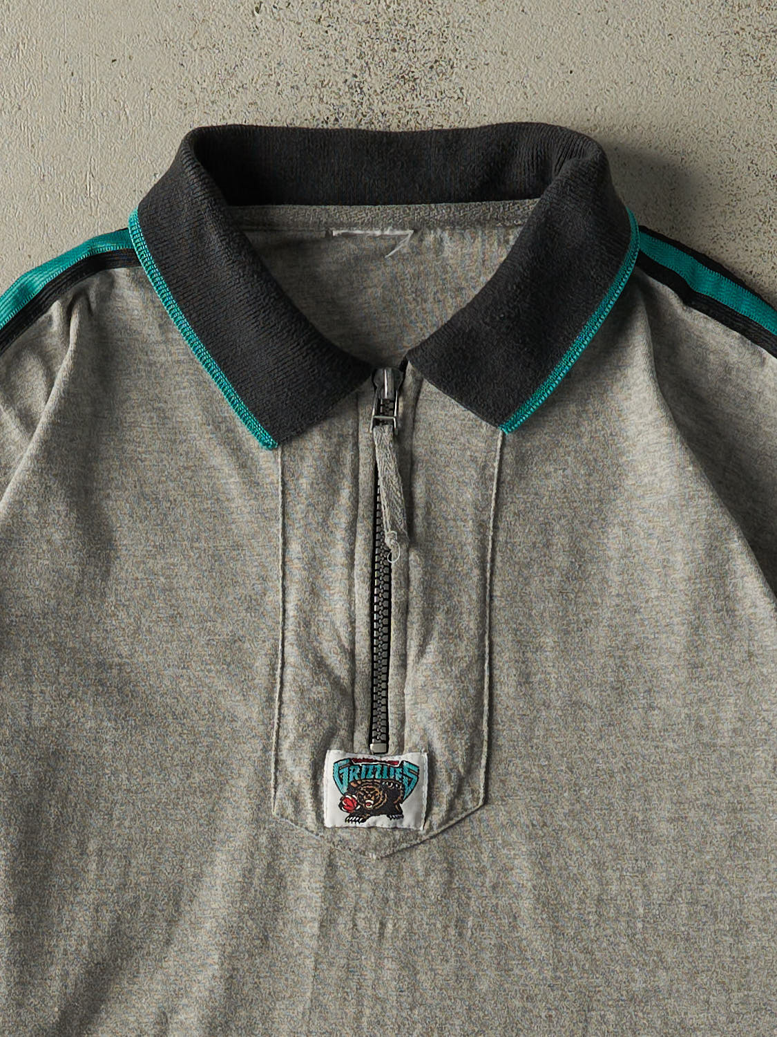 Vintage 90s Grey Vancouver Grizzlies Quarter Zip Tee (L/XL)
