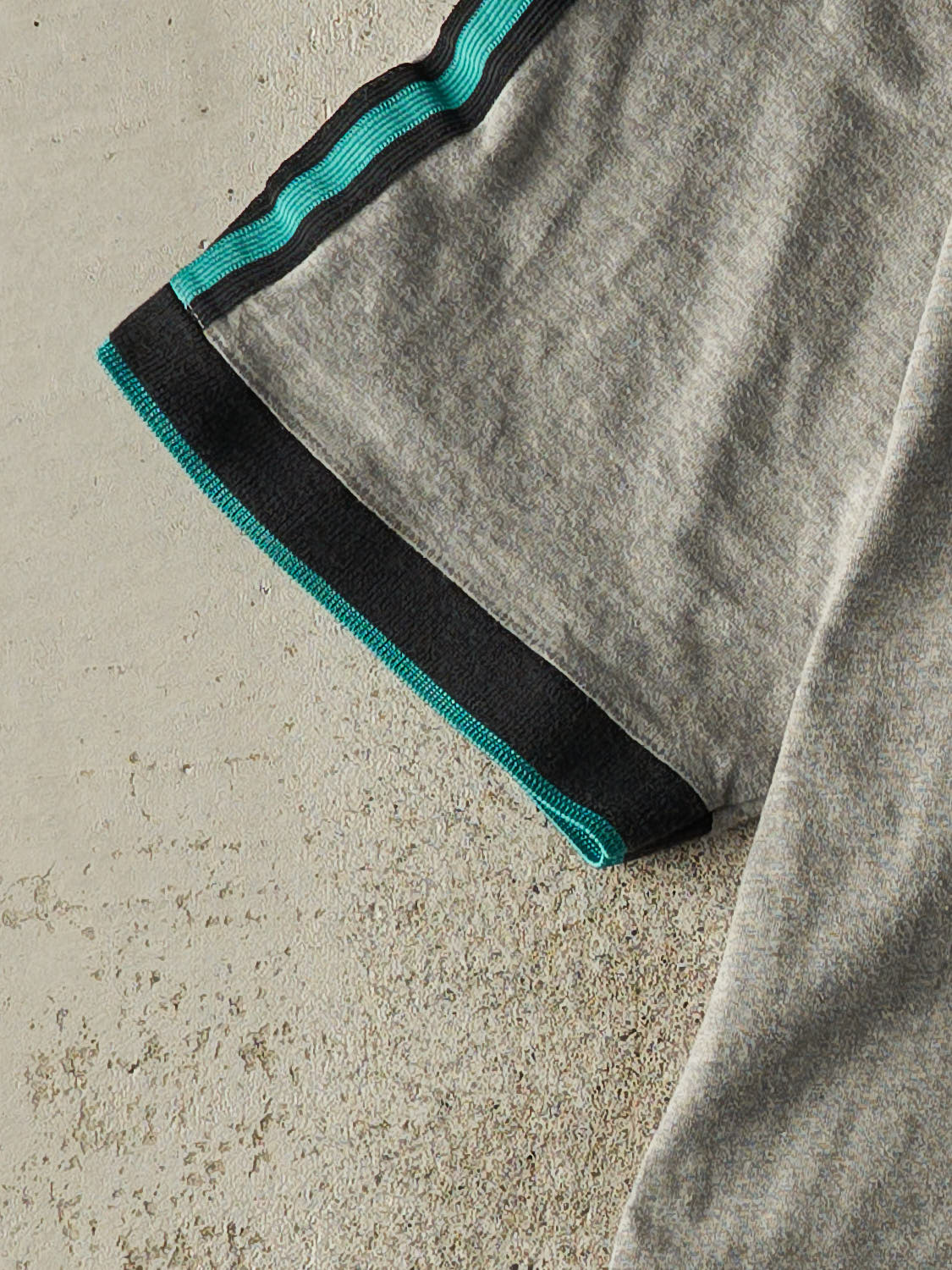 Vintage 90s Grey Vancouver Grizzlies Quarter Zip Tee (L/XL)