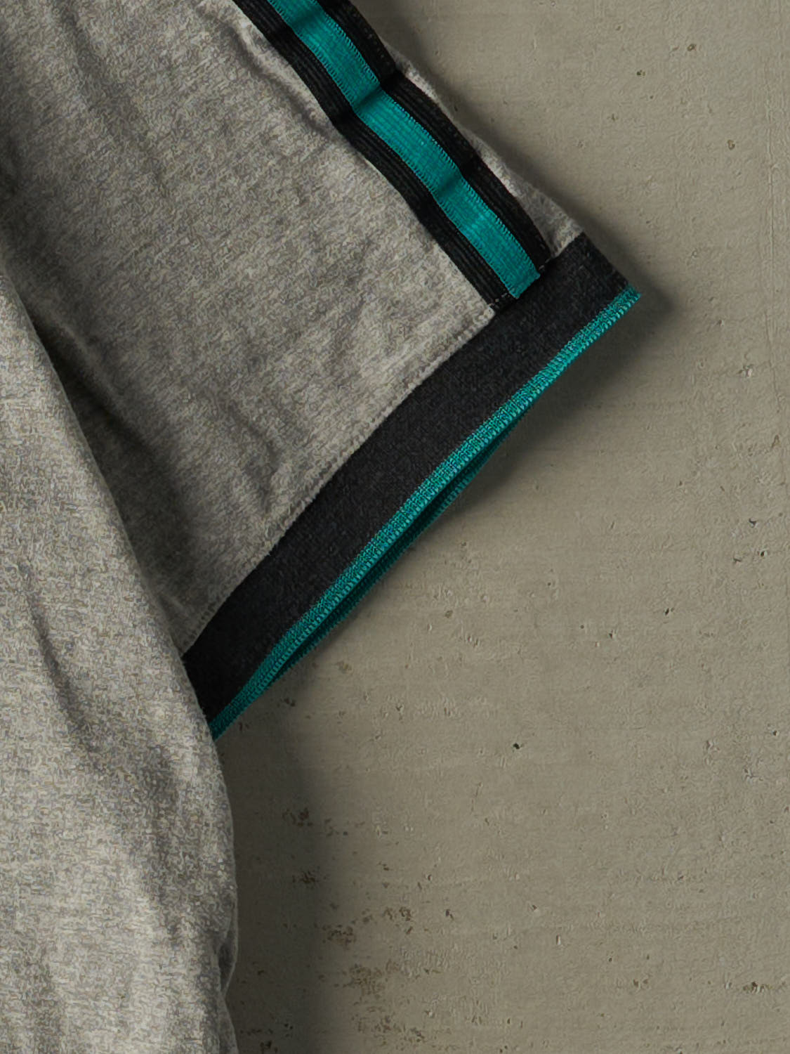 Vintage 90s Grey Vancouver Grizzlies Quarter Zip Tee (L/XL)