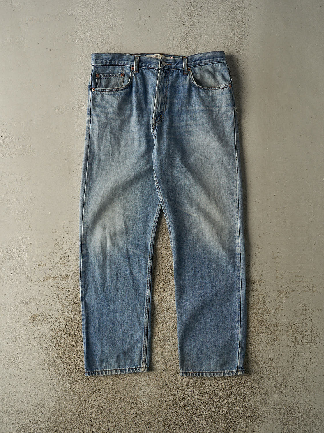 Vintage 90s Light Wash Levi's Jeans (36x32)