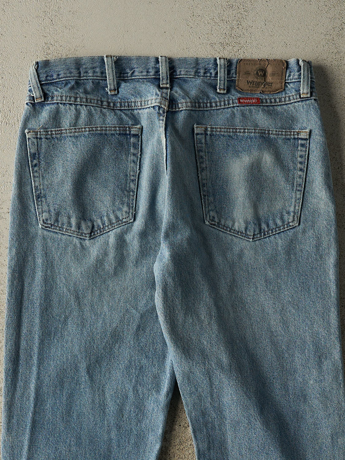 Vintage 90s Light Wash Wrangler Jeans (33x29)