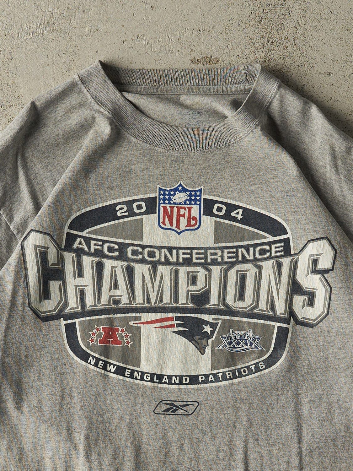 Vintage 04' Grey New England Patriots NFC Champions Tee (M/L)