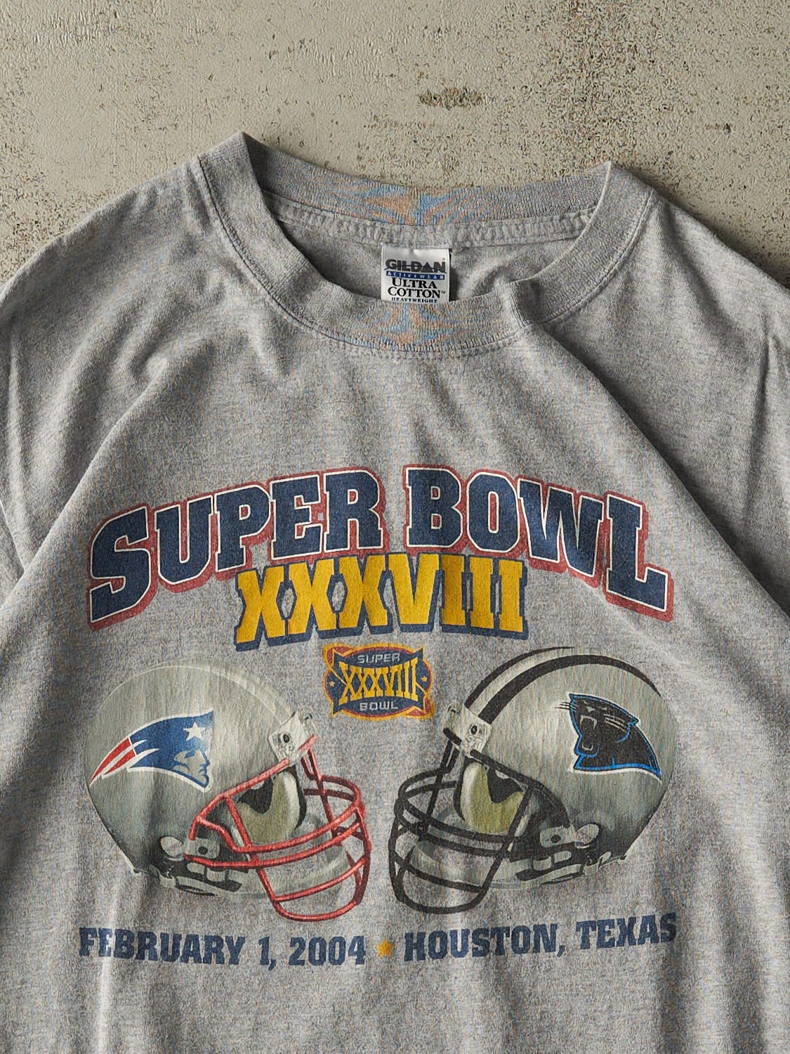 Vintage 04' Grey Super Bowl XXXVIII Tee (M/L)