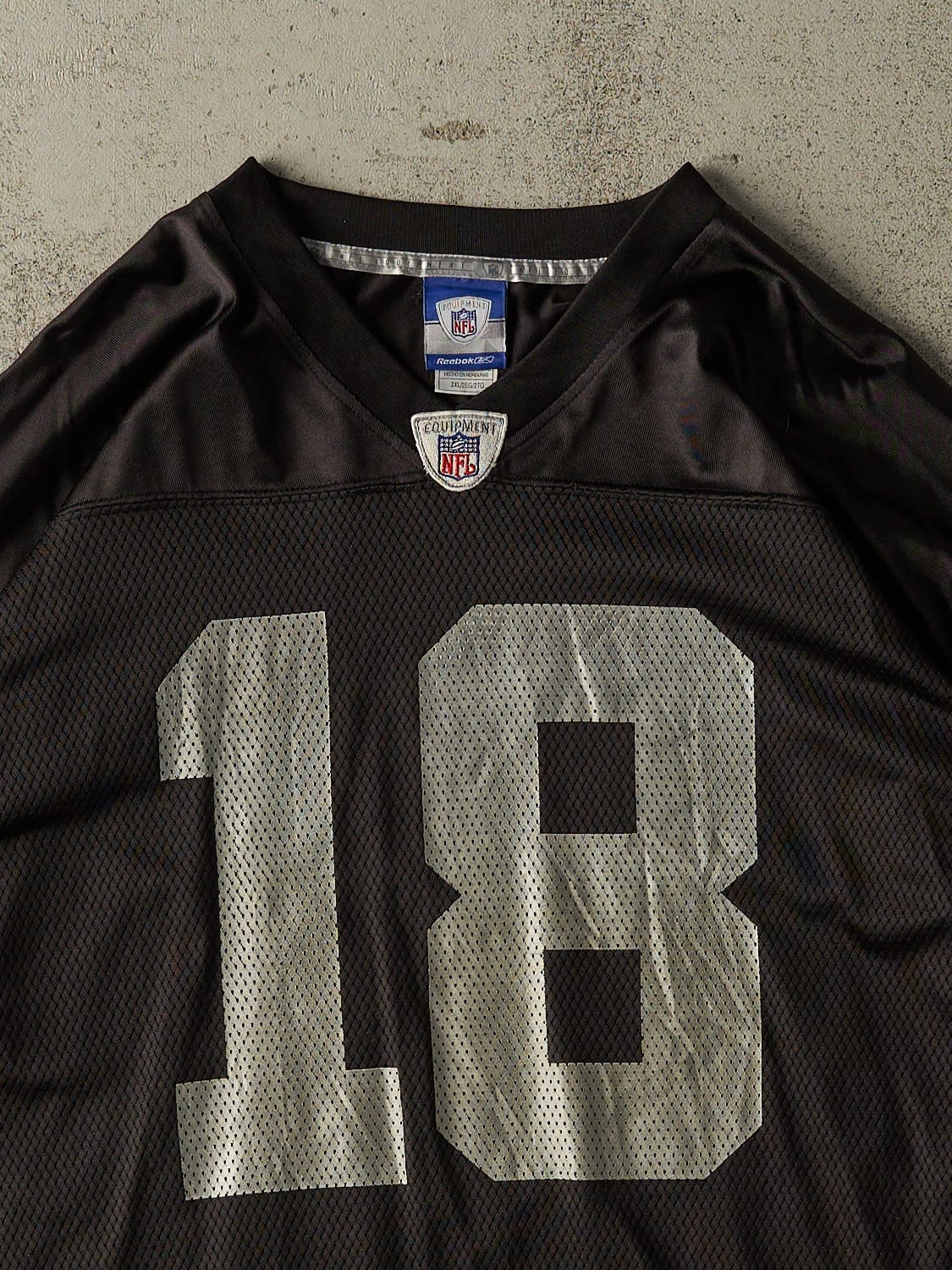 Vintage Y2K Black Oakland Raiders #18 Randy Moss Jersey (L/XL)