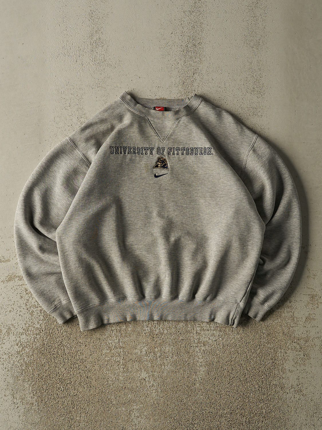 Vintage Y2K Grey Nike Middle Swoosh University of Pittsburgh Crewneck (M)