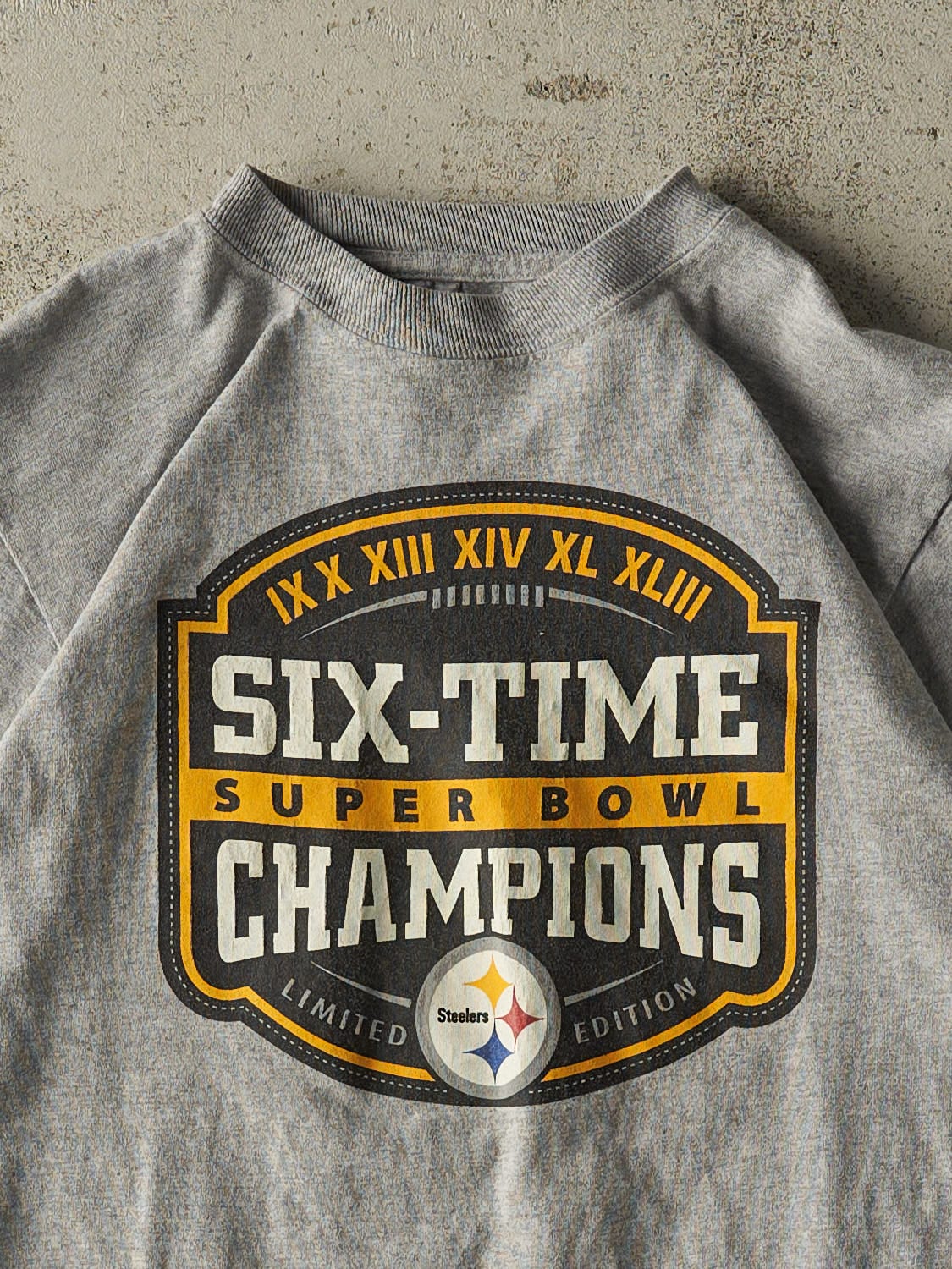 Vintage 09' Grey Pittsburgh Steelers 6x Super Bowl Champions Tee (S/M)