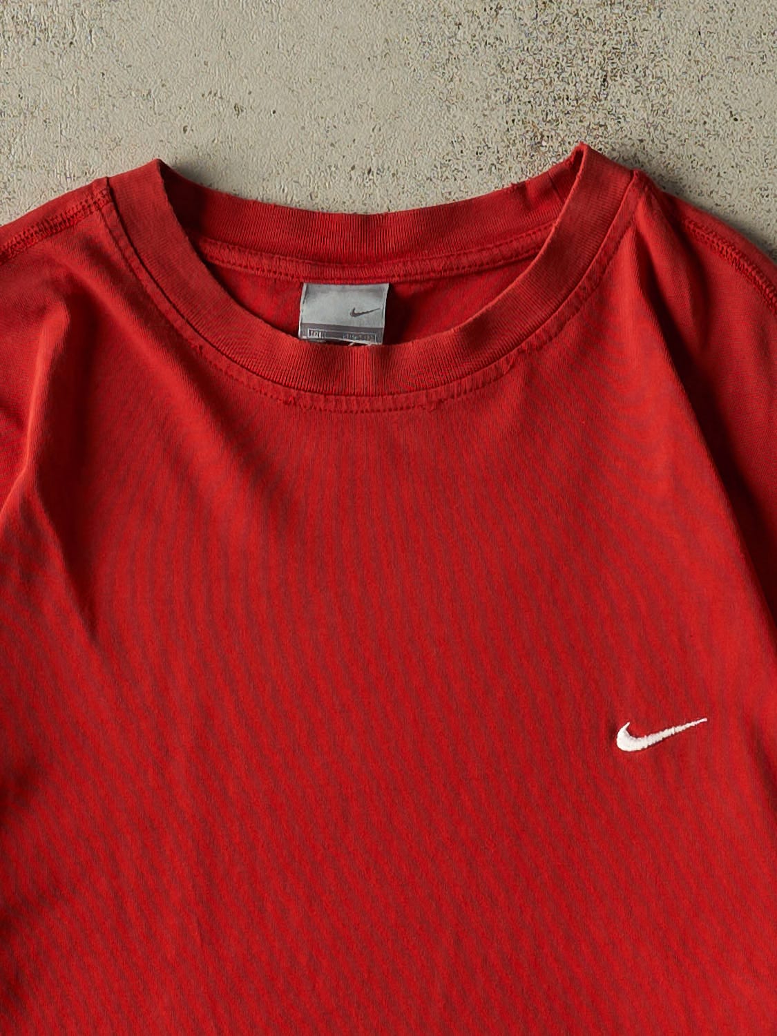 Vintage Y2K Red Nike Embroidered Swoosh Tee (L)