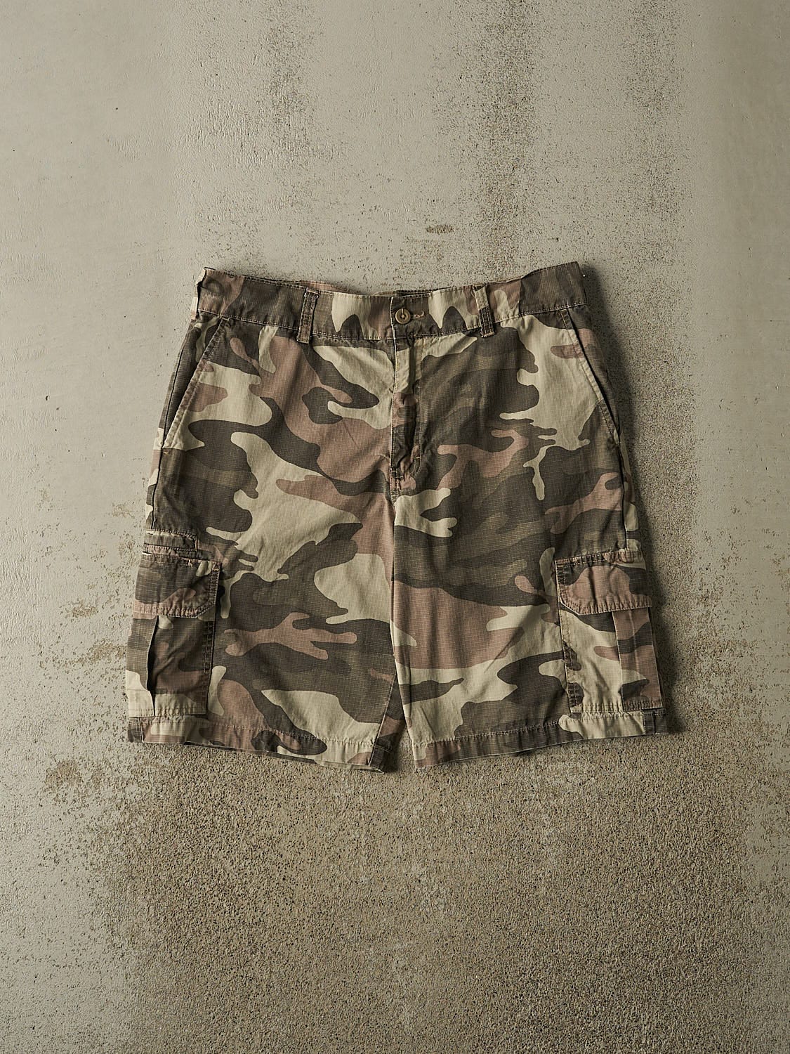 Vintage Y2K Camo Dickies Cargo Shorts (35x11)