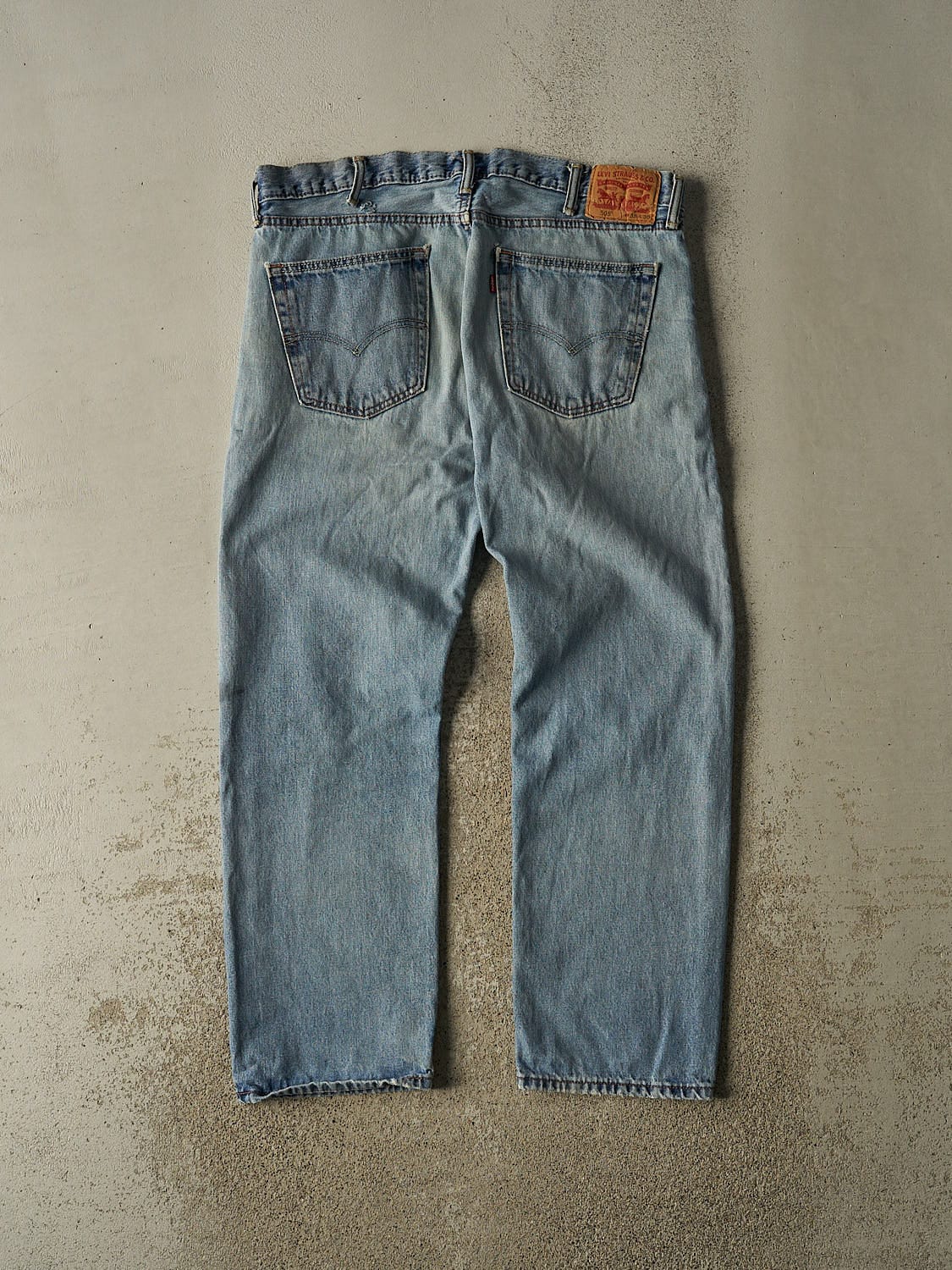 Vintage Y2K Mid Wash Levi's 505 Jeans (38x29)