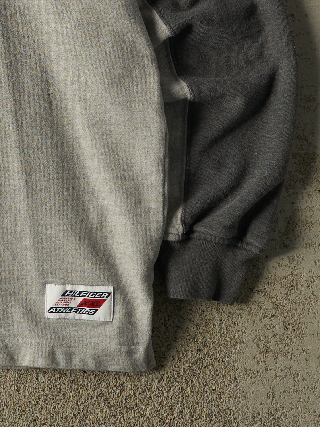 Vintage Y2K Grey Tommy Hilfiger Athletics Lightweight Crewneck (XL/XXL)