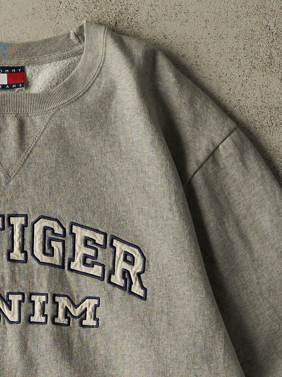 Vintage Y2K Grey Tommy Hilfiger Denim Embroidered Crewneck (XL)