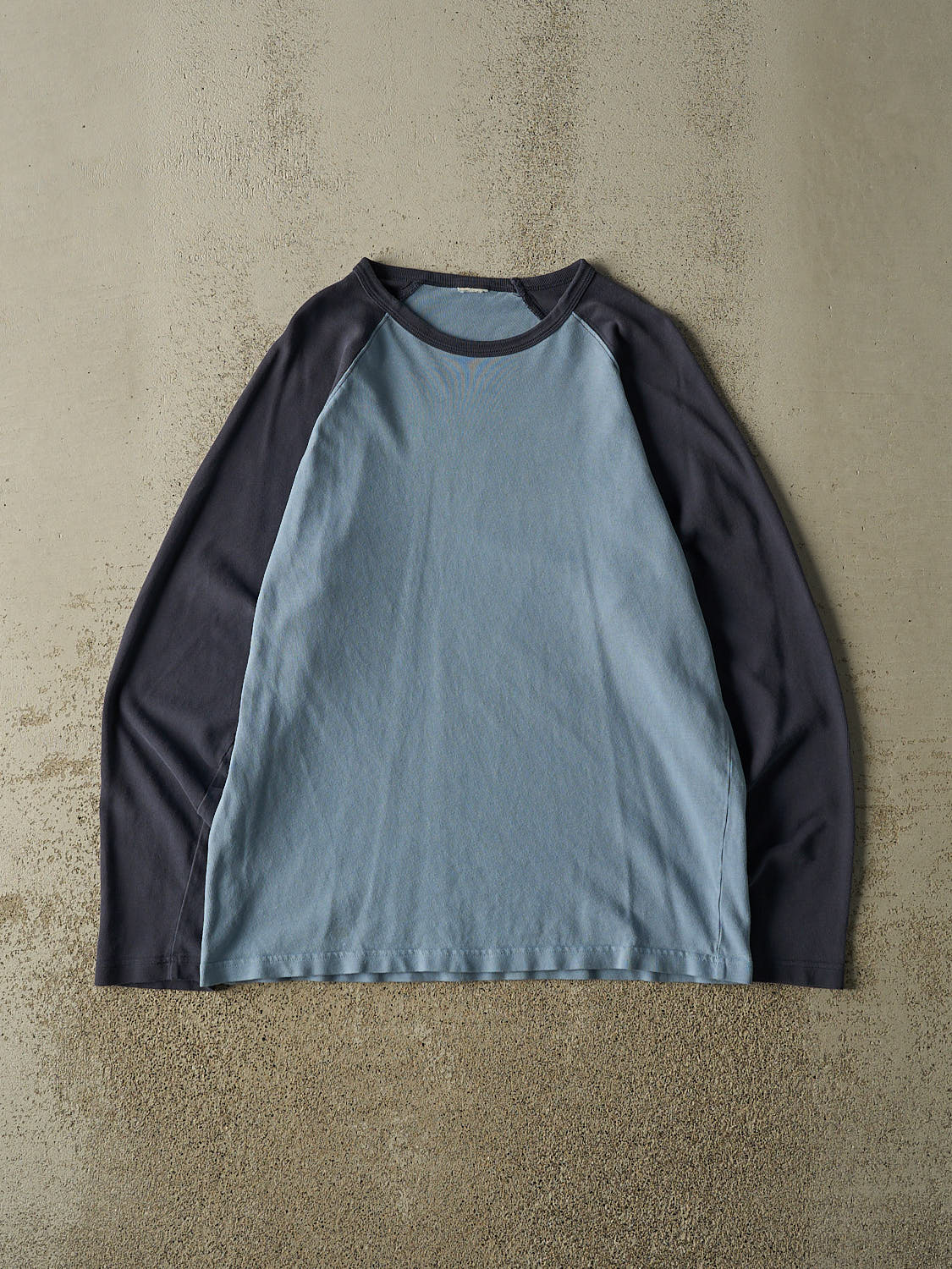Vintage Y2K Blue Raglan Long Sleeve (M/L)