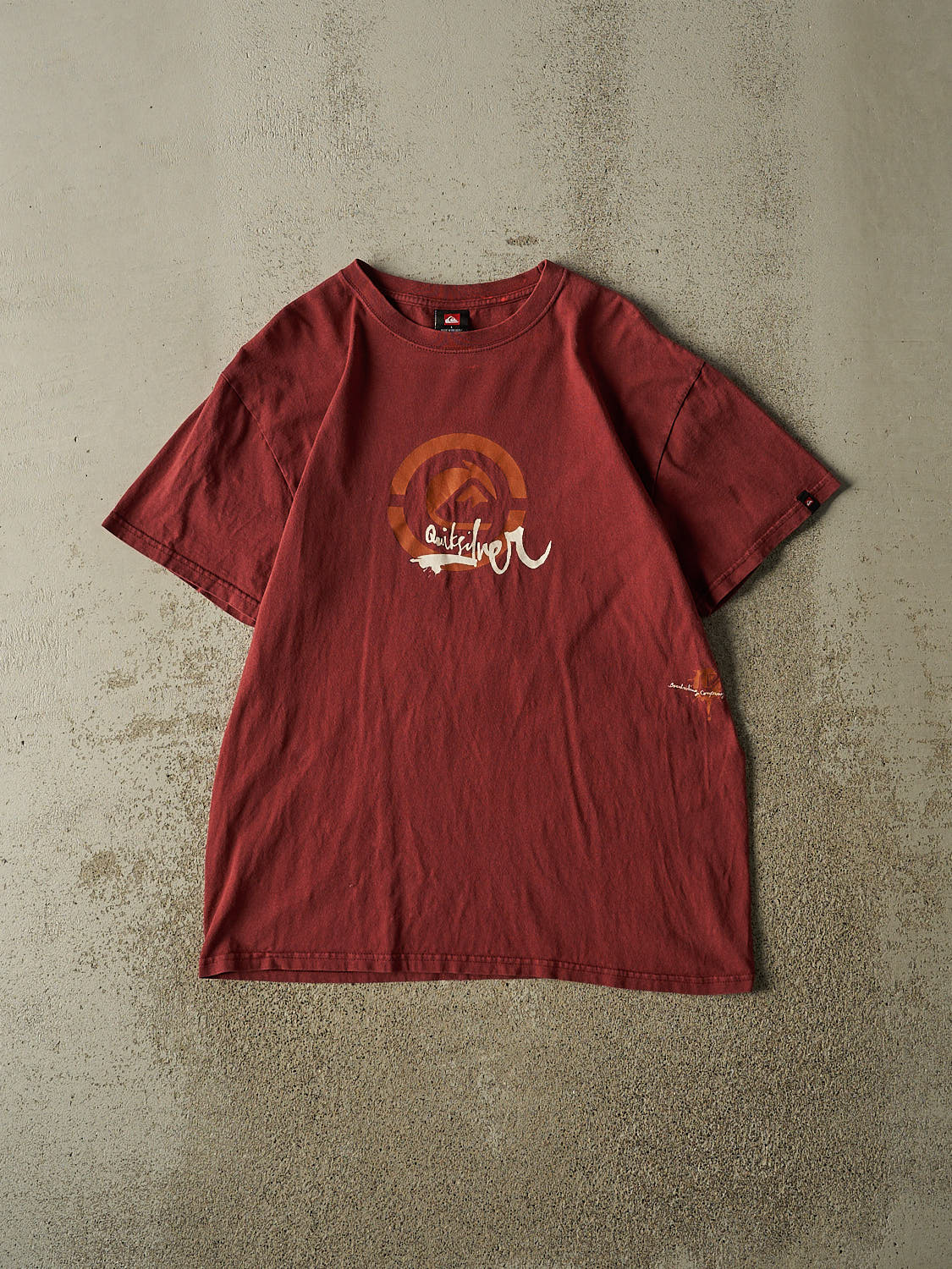Vintage Y2K Burgundy Quiksilver Logo Tee (M/L)